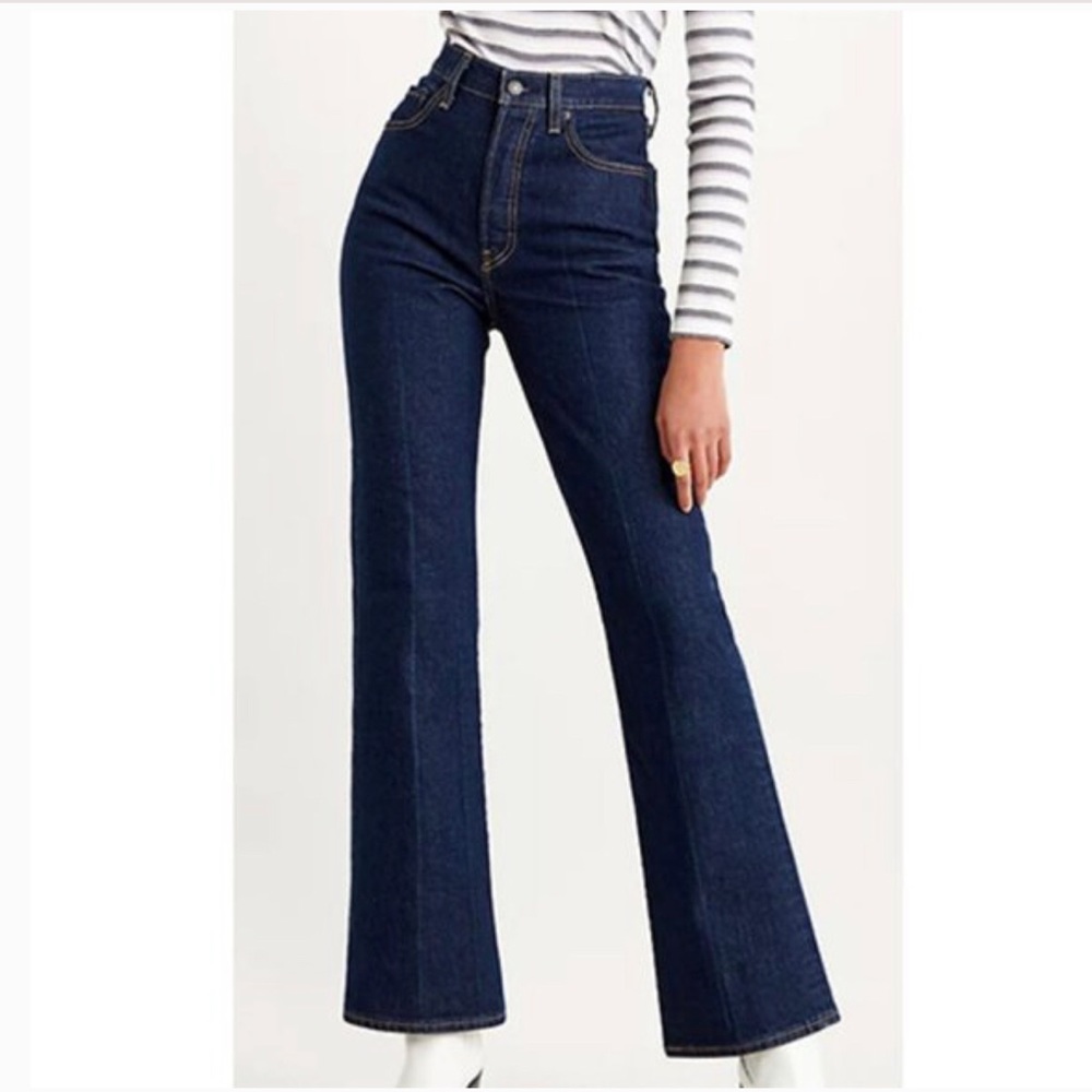 Levi’s Premium Ribcage Bootcut Button Fly Jeans Size 25
